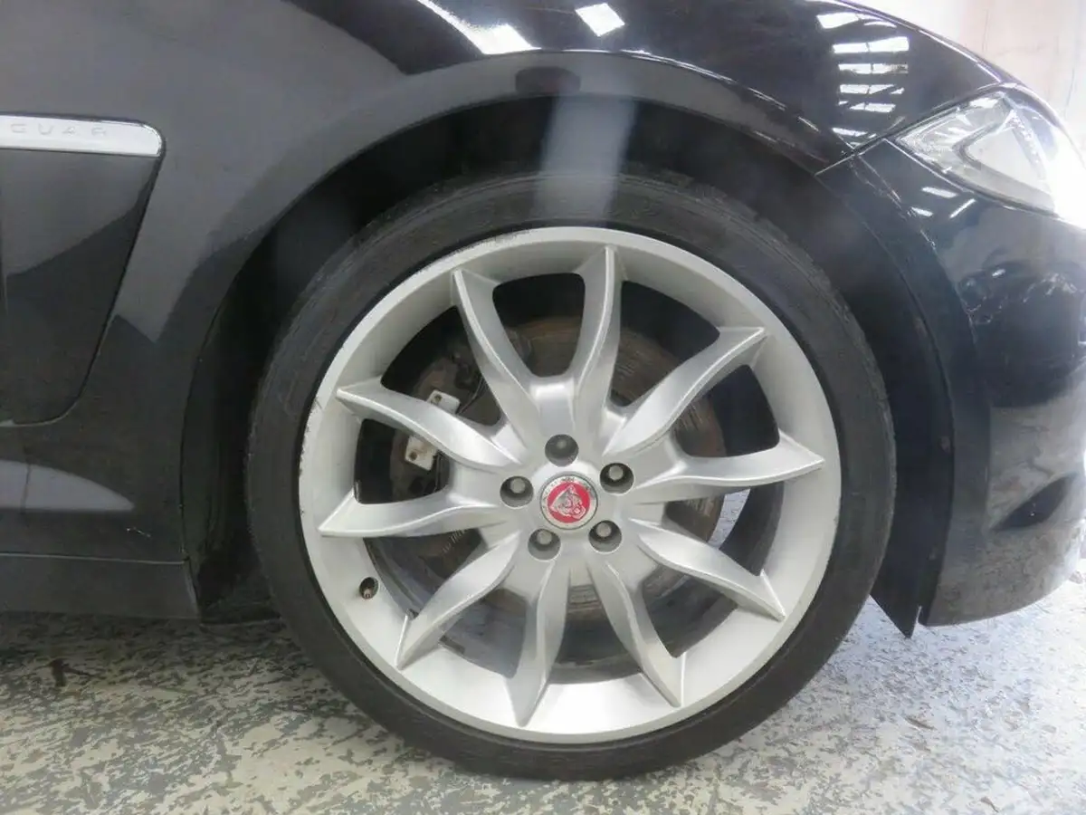 2014-jaguar-xf-30td-s-premium-luxury-saloon-4d-big-50