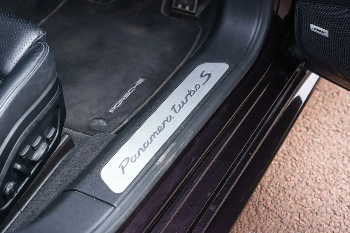 2022-porsche-panamera-40-turbo-s-hatchback-big-25