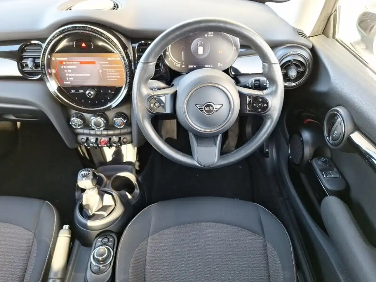 2022-mini-cooper-15-cooper-classic-hatchback-3d-big-6