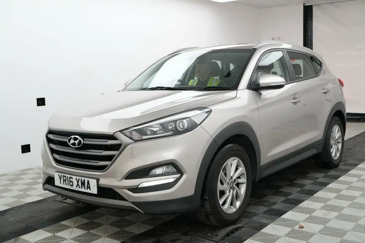 2016-hyundai-tucson-20crdi-se-nav-185ps-auto-big-1