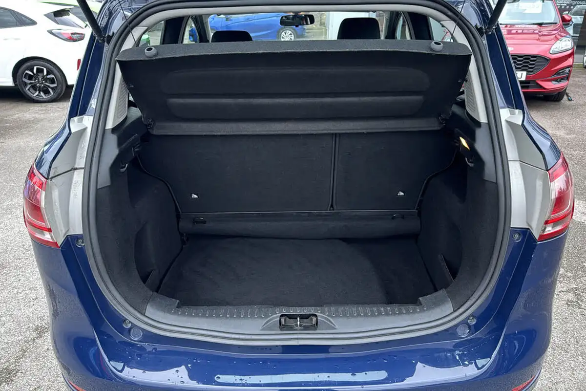2014-ford-b-max-14-studio-big-17