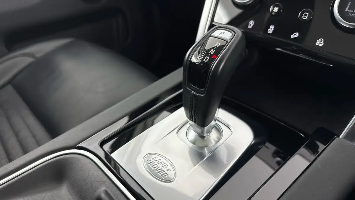 2020-land-rover-discovery-sport-20-p200-s-big-19