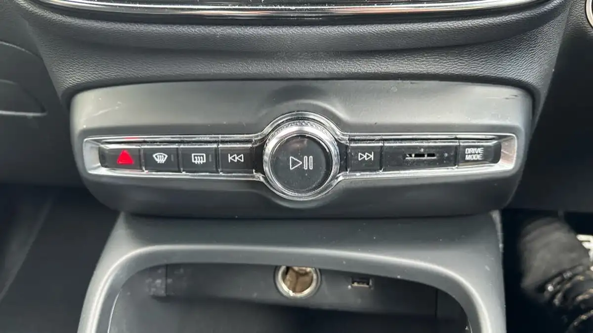2022-volvo-xc40-15-t5-r-design-pro-big-37