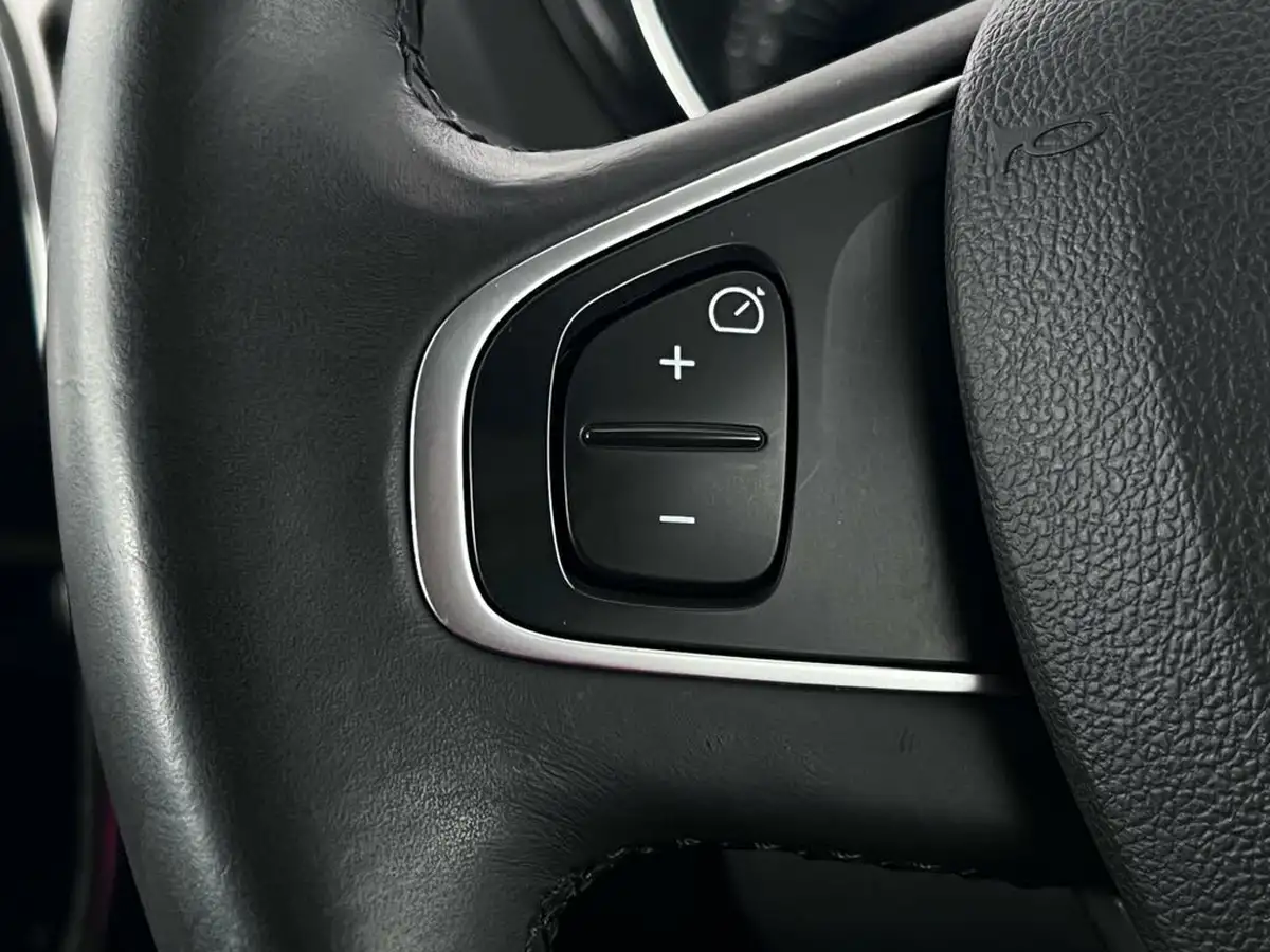2016-renault-captur-12-dynamique-s-nav-big-17