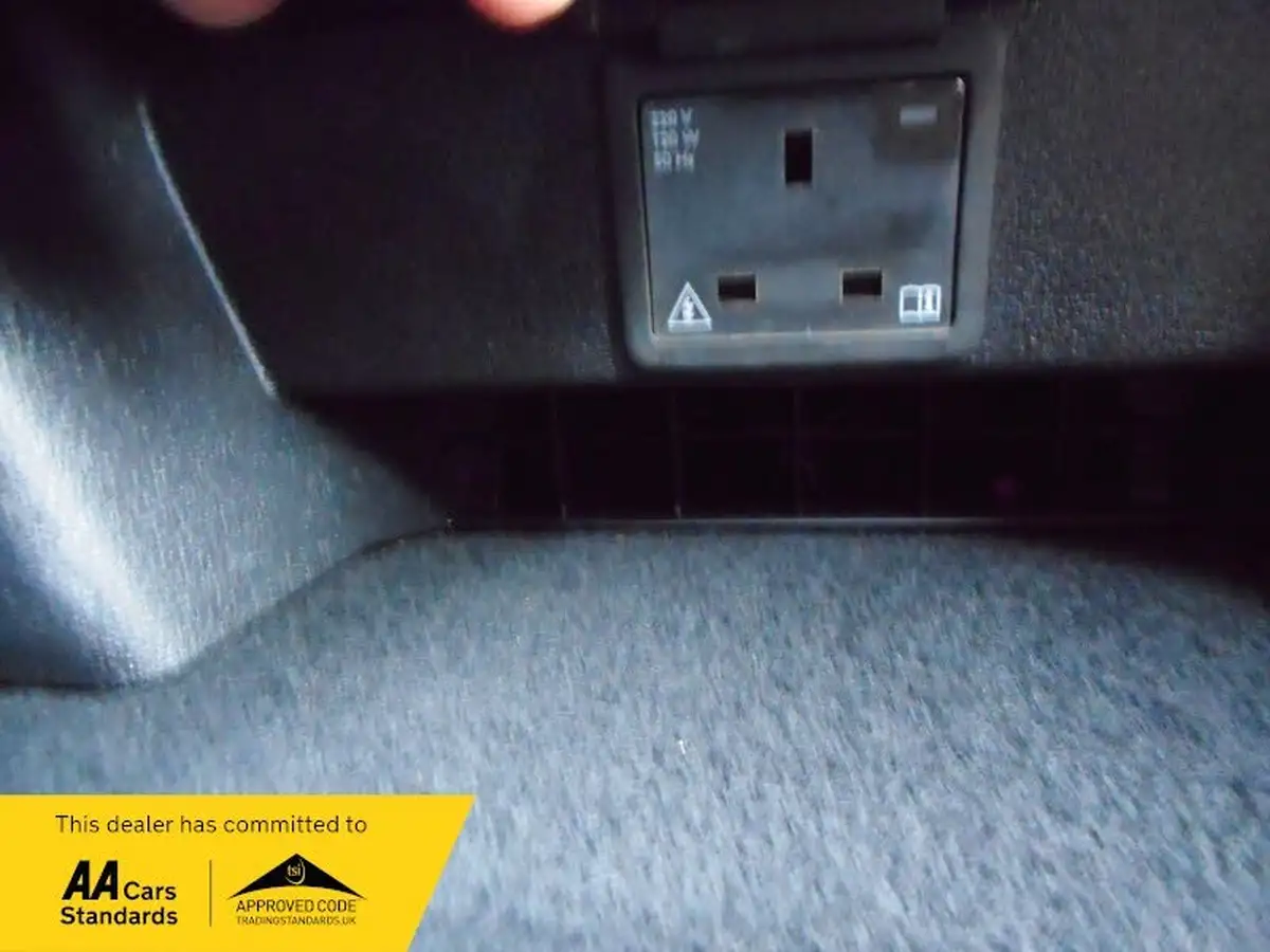 2019-toyota-proace-big-18