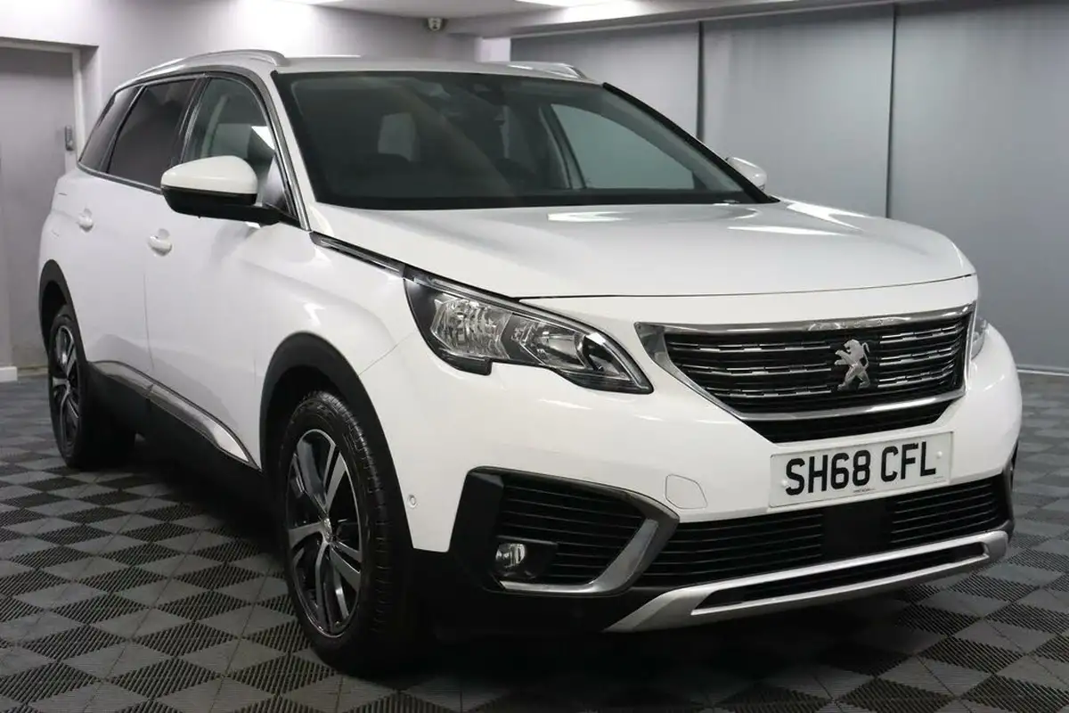 2018-peugeot-5008-suv-15-bluehdi-allure-big-25