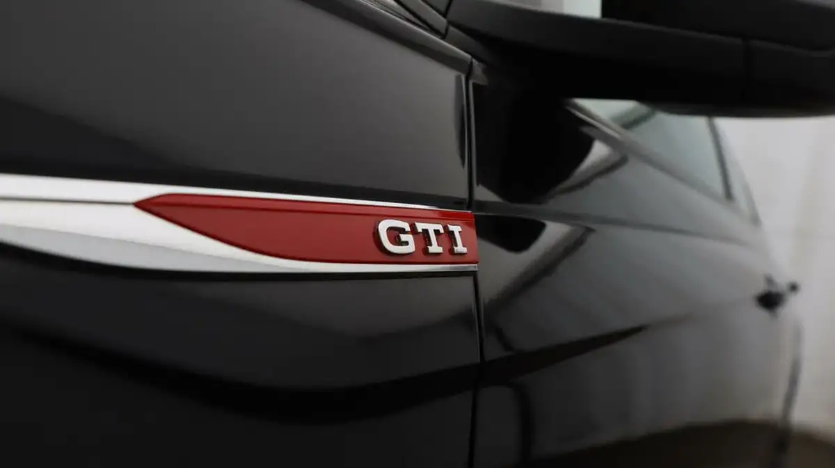 2021-volkswagen-polo-20-tsi-gti-big-21