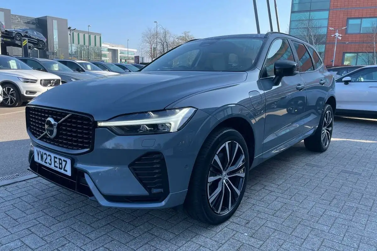 2023-volvo-xc60-20-t8-ultimate-dark-big-10