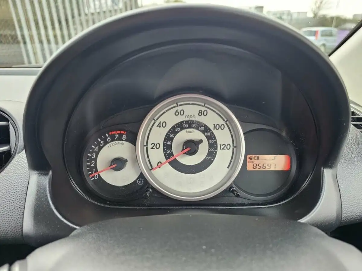 2010-mazda-mazda2-13-ts-air-con-3d-big-24