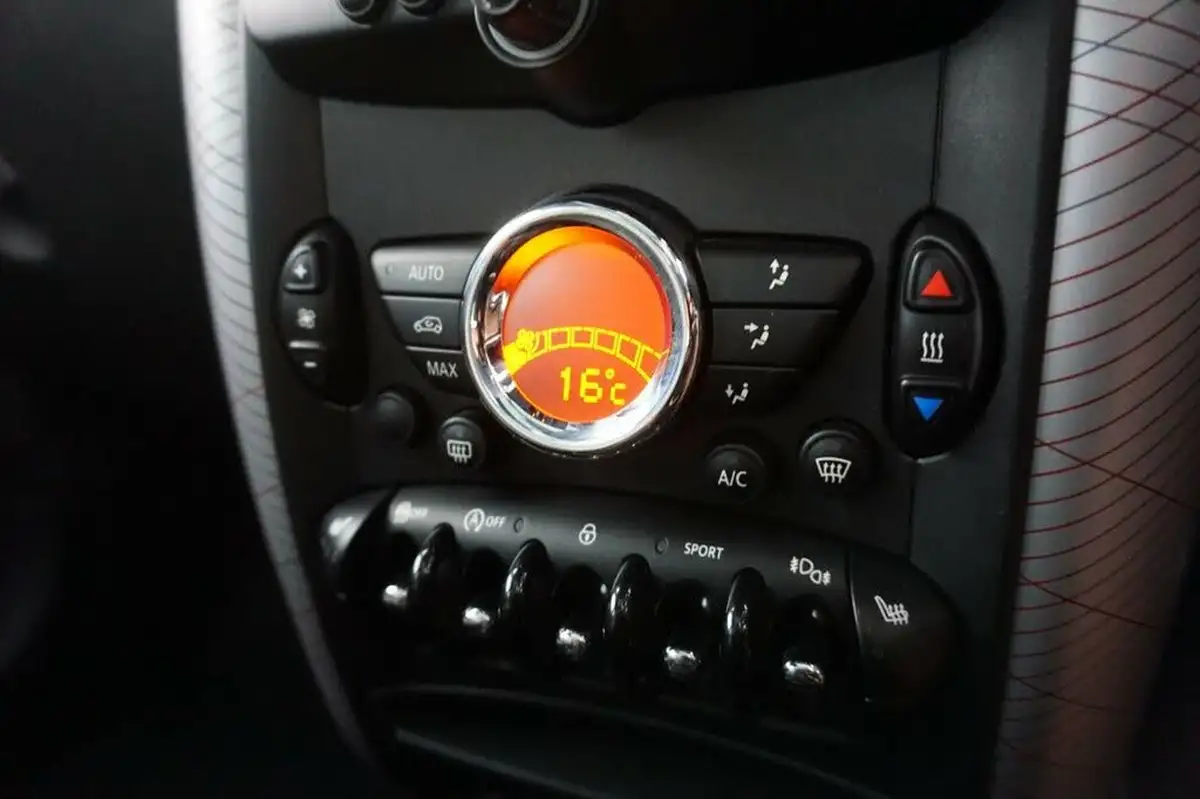 2015-mini-countryman-16-cooper-s-park-lane-edition-all4-big-33