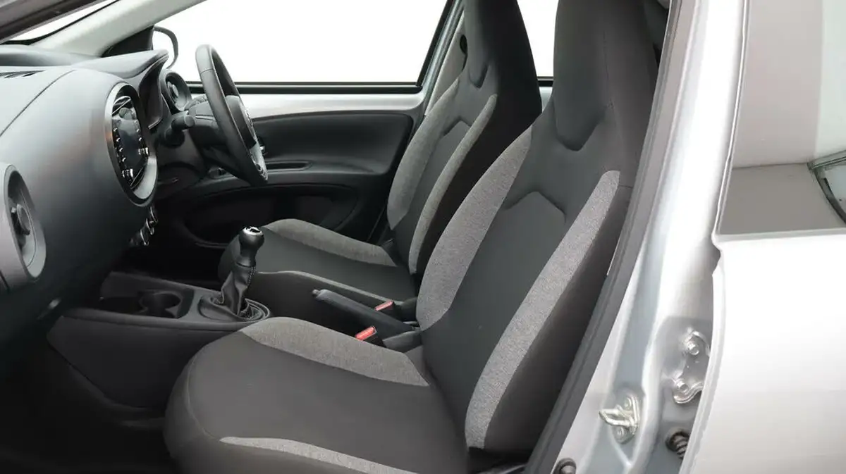 2023-toyota-aygo-x-10-vvt-i-pure-big-14