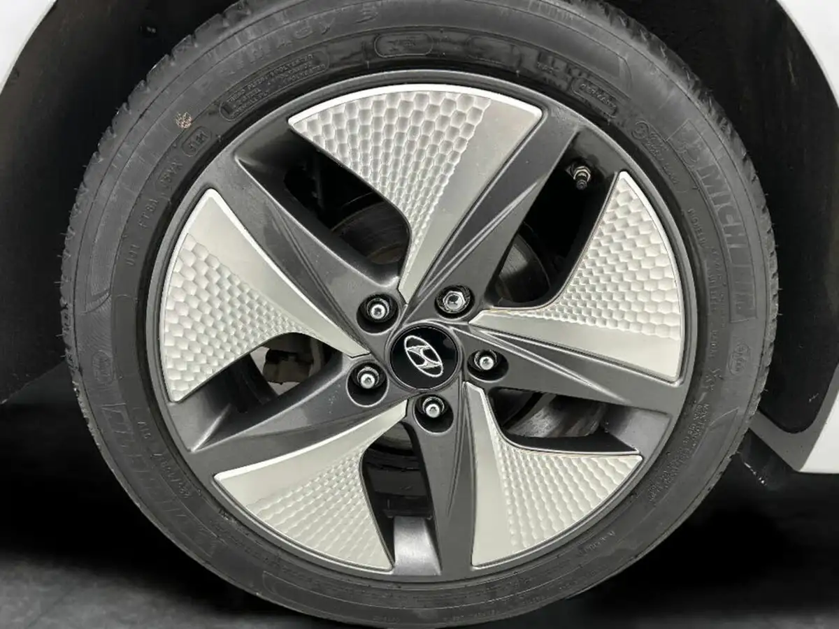2022-hyundai-ioniq-16-gdi-premium-se-hybrid-big-10