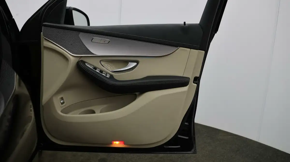 2021-mercedes-benz-eqc-e-eqc-400-sport-big-14