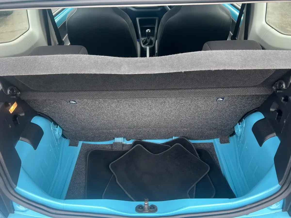 2017-volkswagen-up-10-take-up-3d-big-12