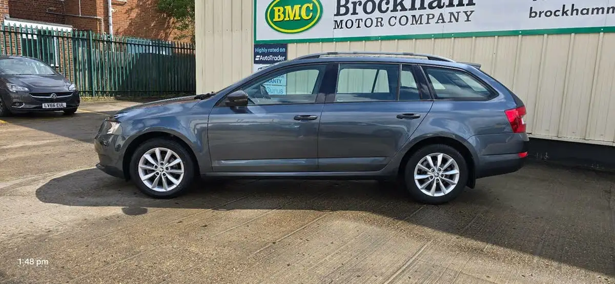 2014-skoda-octavia-16tdi-estate-dsg-big-7
