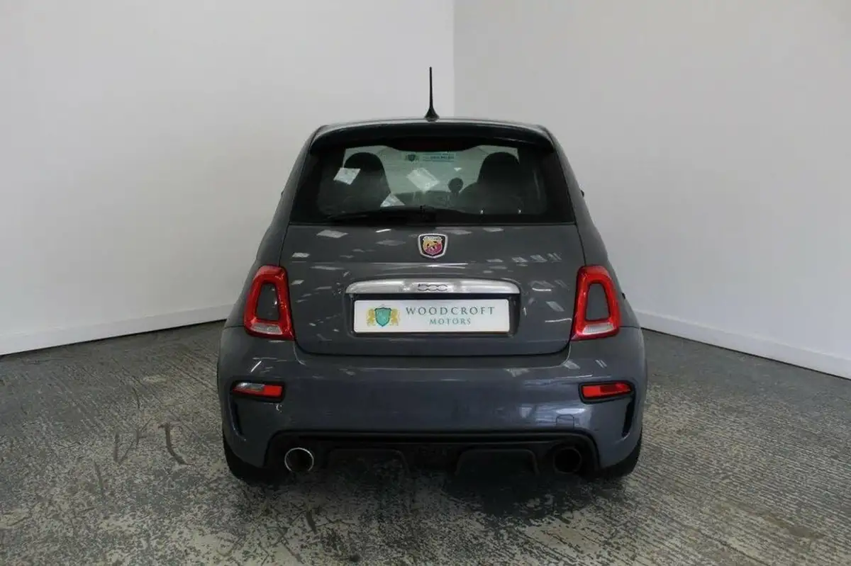 2016-abarth-595-14-tjet-big-9