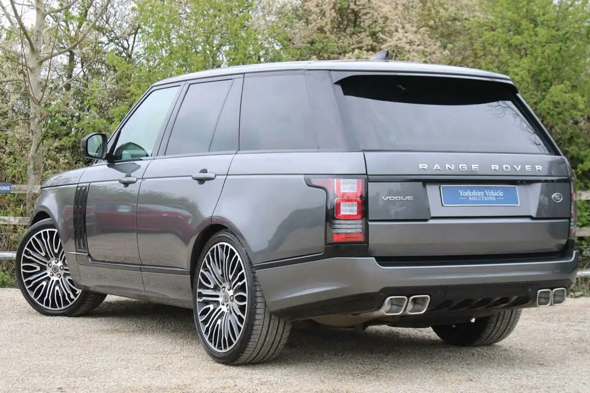 2017-land-rover-range-rover-30tdv6-vogue-259ps-4wd-big-2