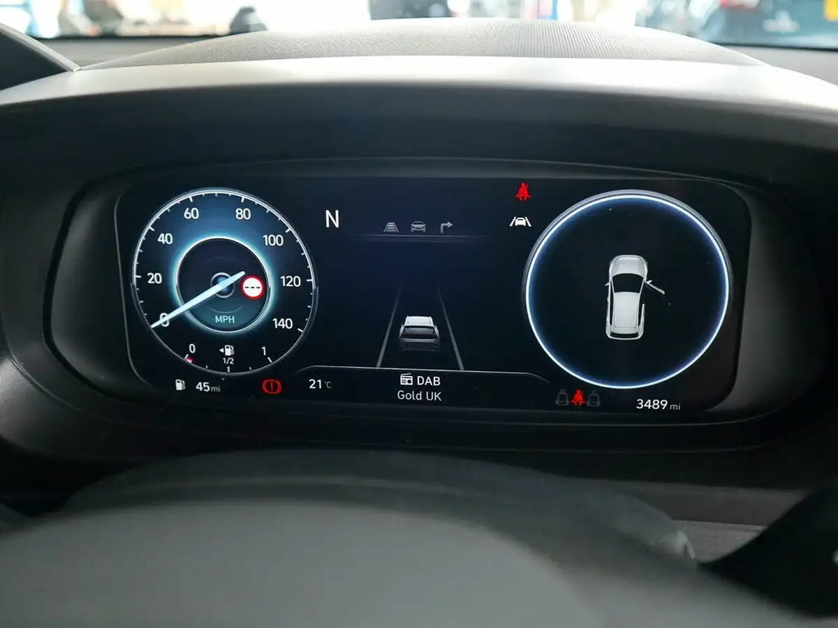 2023-hyundai-bayon-10-t-gdi-premium-120ps-big-32
