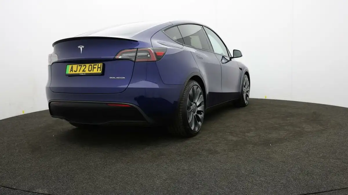 2022-tesla-model-y-e-performance-big-77