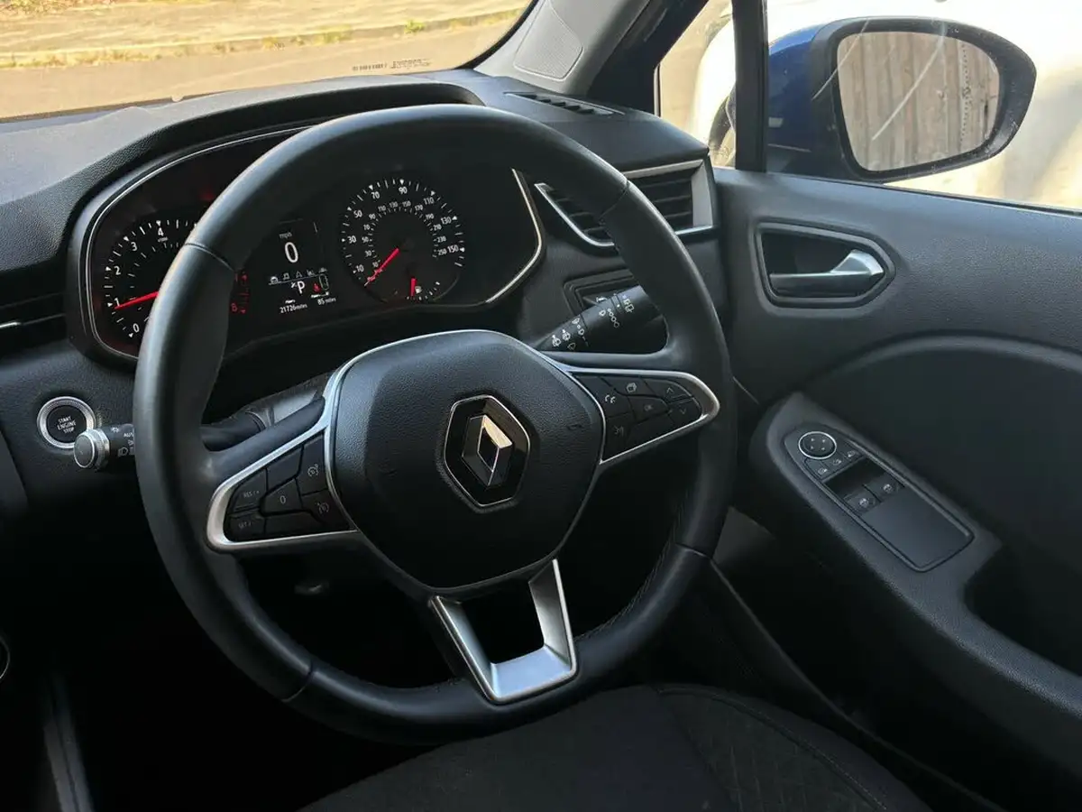 2020-renault-clio-10-tce-iconic-100bhp-cvt-big-7