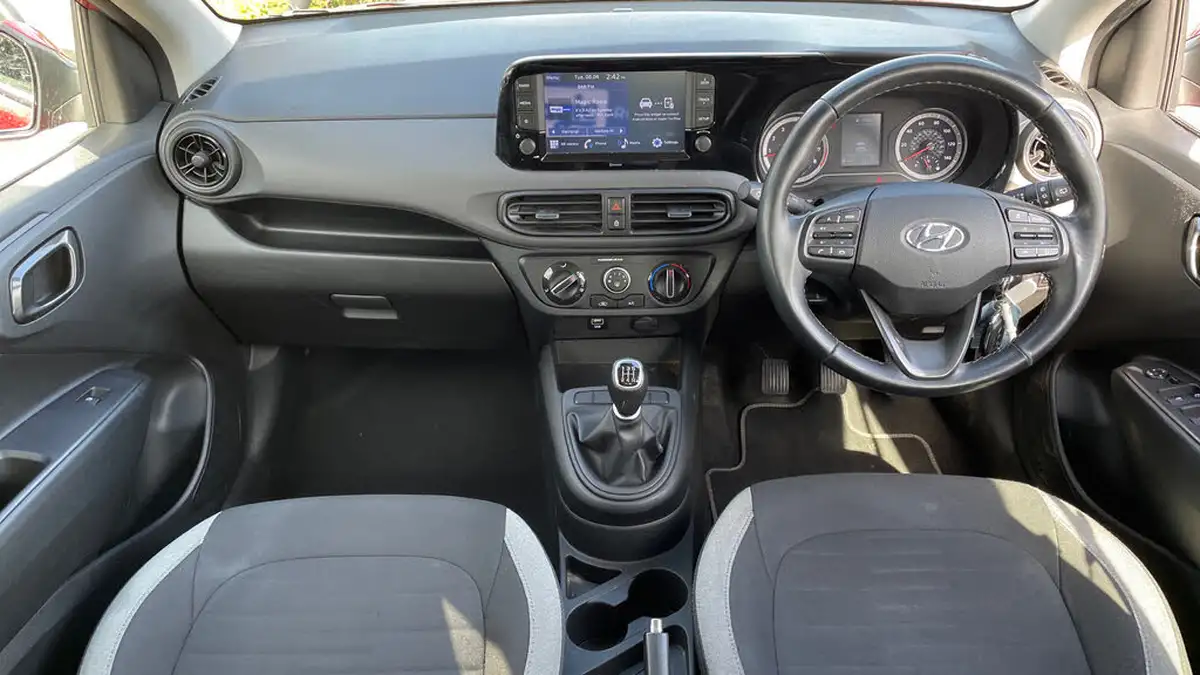 2022-hyundai-i10-12-se-connect-big-10