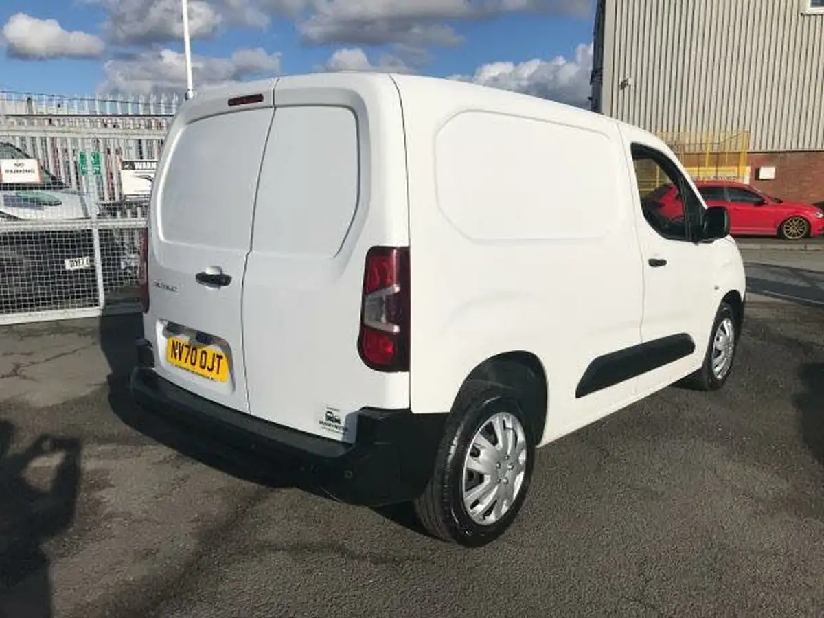 2021-peugeot-partner-15-bluehdi-1000-professional-100ps-eu6dt-panel-big-2