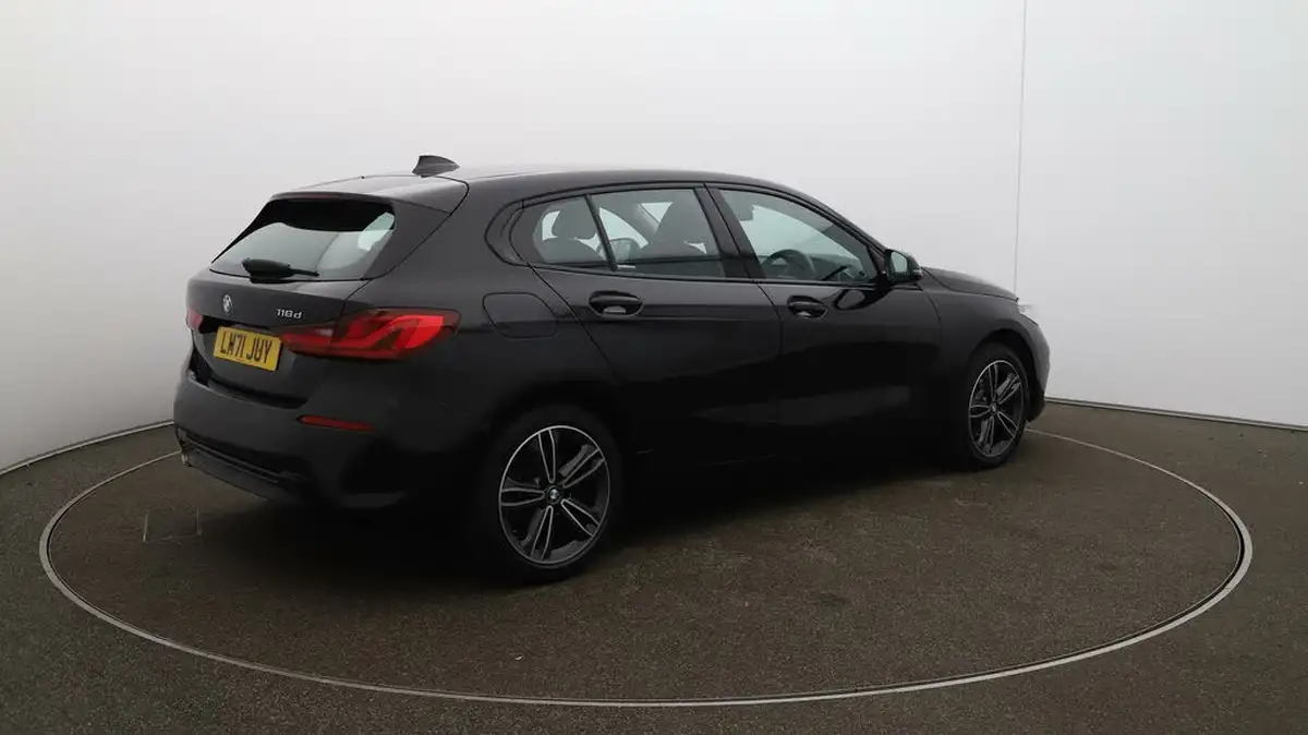 2022-bmw-1-series-15td-116d-sport-dct-big-44