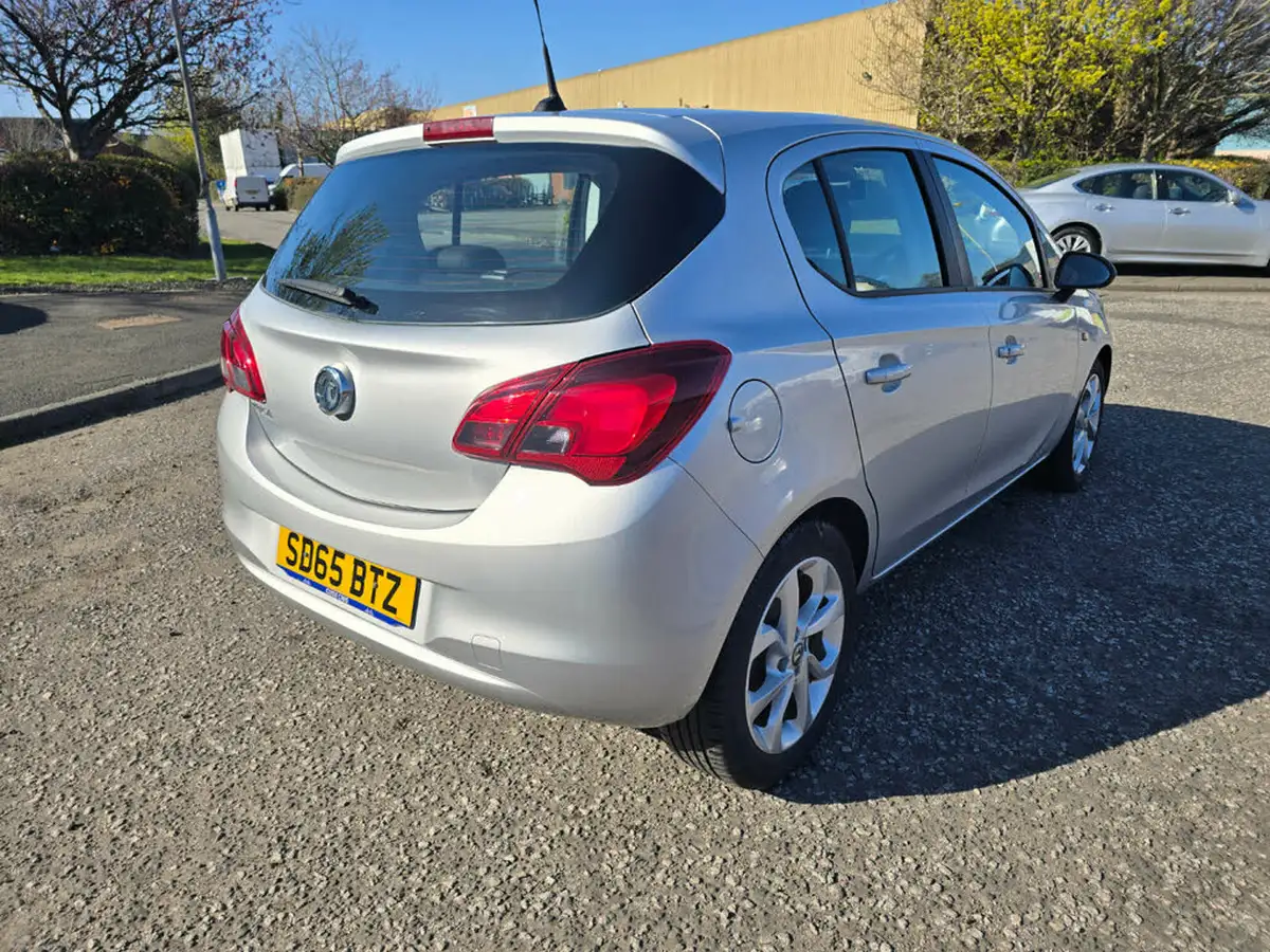 2015-vauxhall-corsa-14-excite-ac-90ps-ecoflex-5d-1398cc-big-9