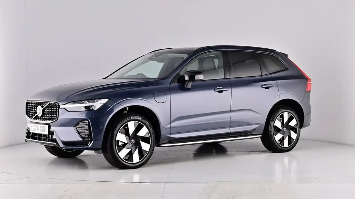 2024-volvo-xc60-20-t8-ultimate-dark-big-59