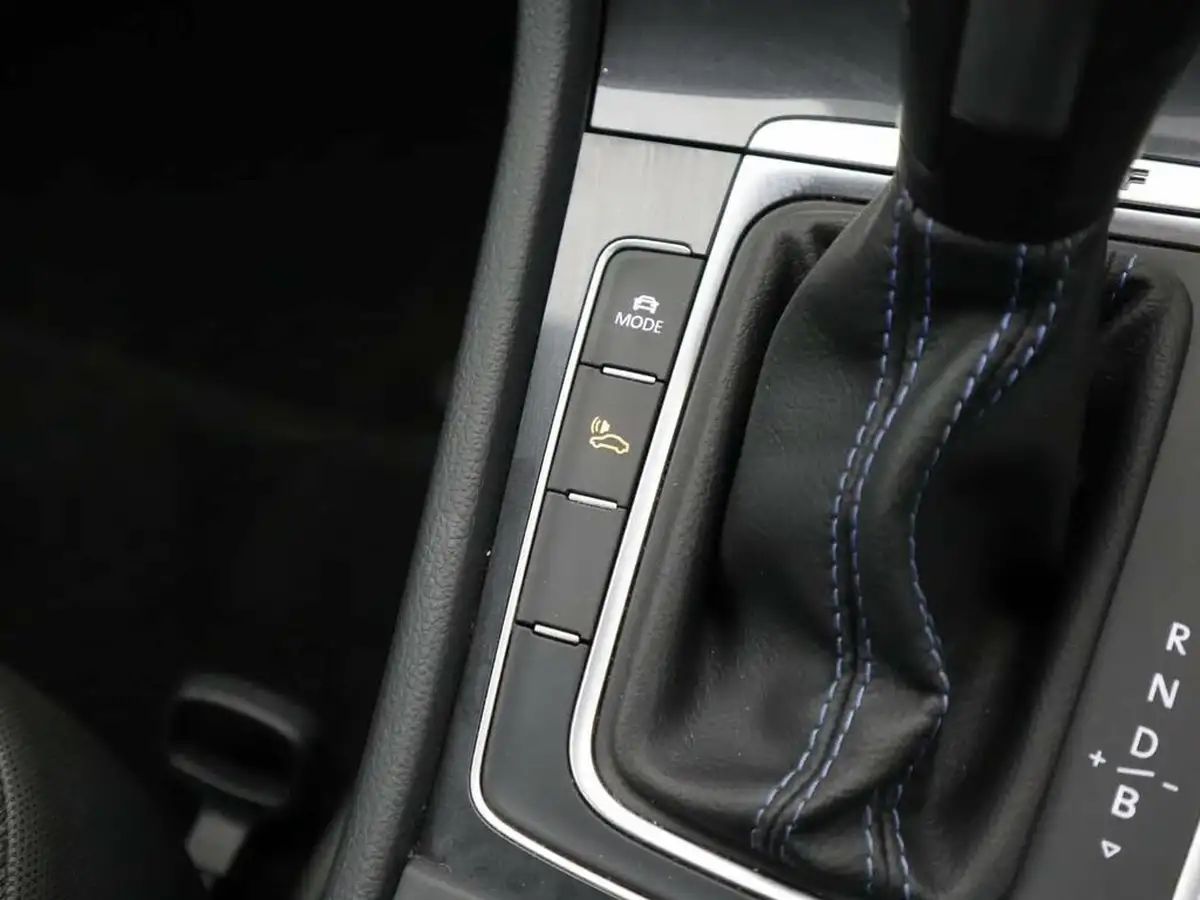 2020-volkswagen-golf-e-e-golf-big-20