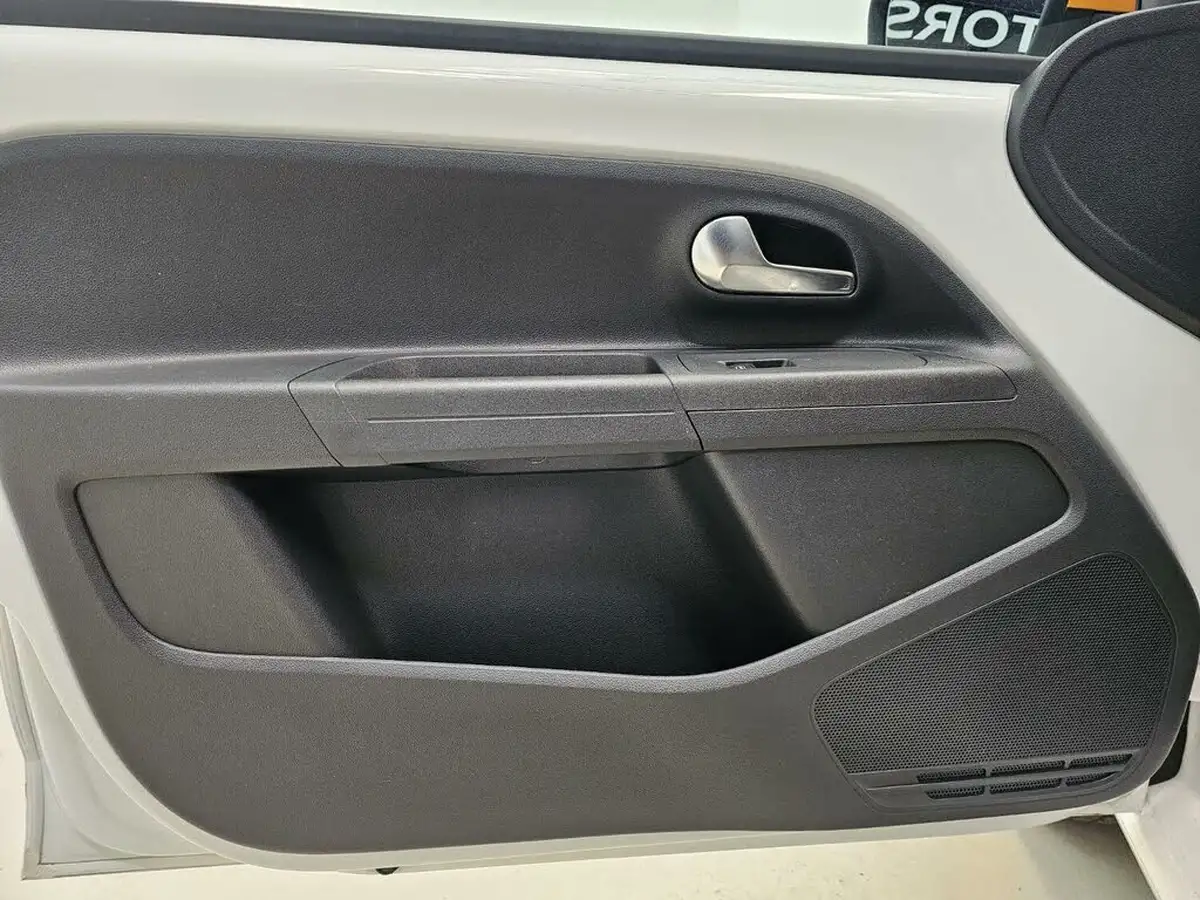 2014-seat-mii-10-i-tech-5d-big-17