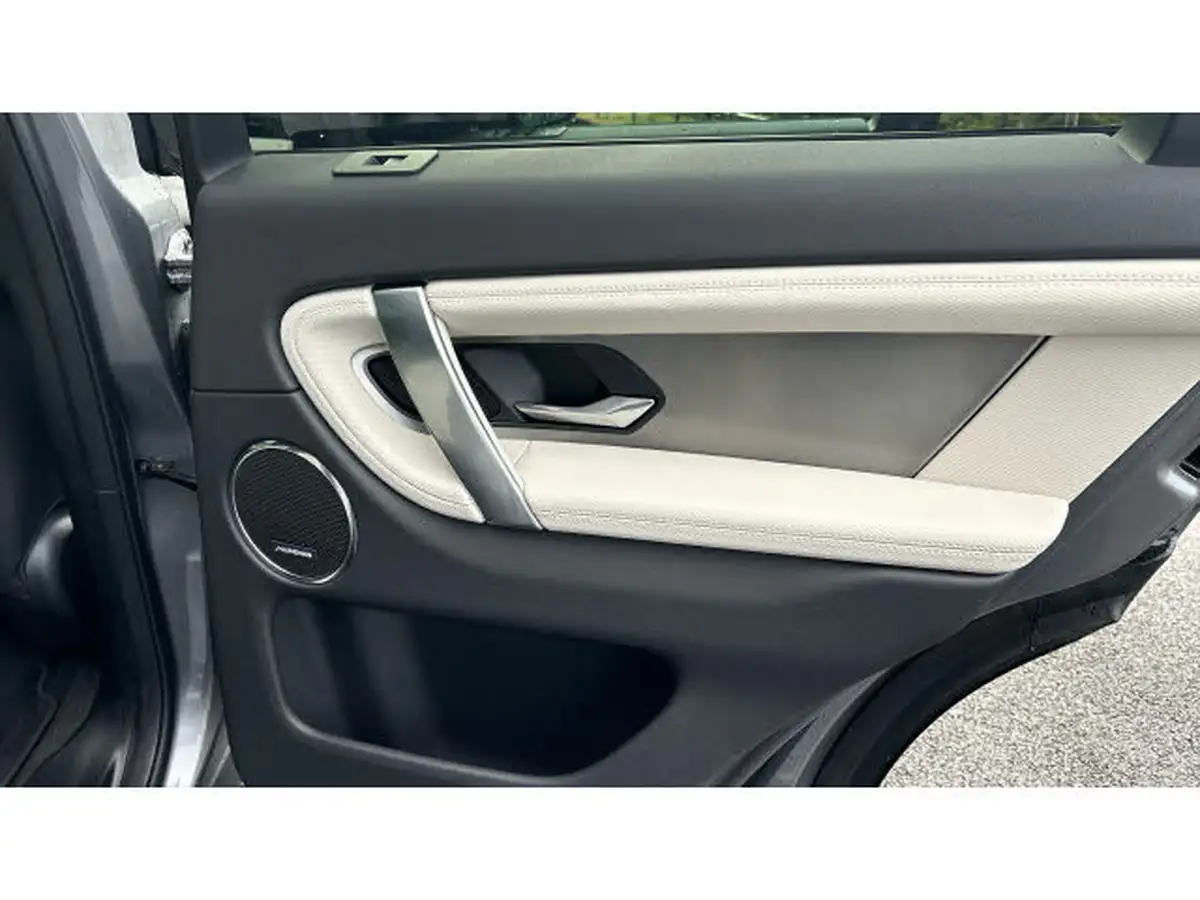 2024-land-rover-discovery-sport-15-p300e-dynamic-se-big-28