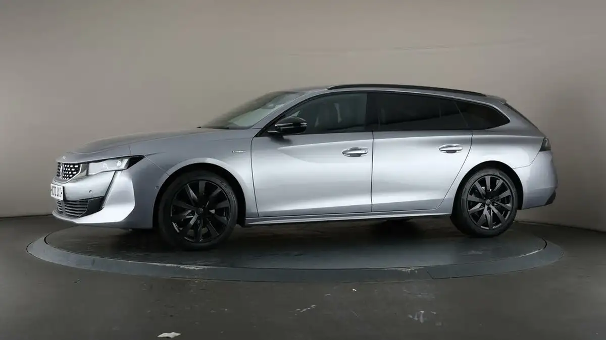 2021-peugeot-508-12-puretech-gt-big-33