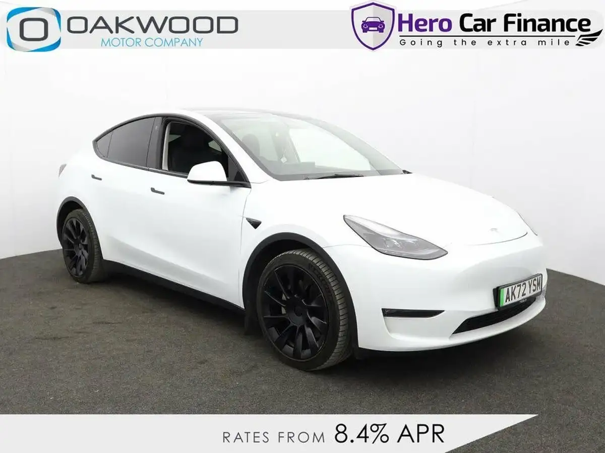 2022-tesla-model-y-e-long-range-big-0