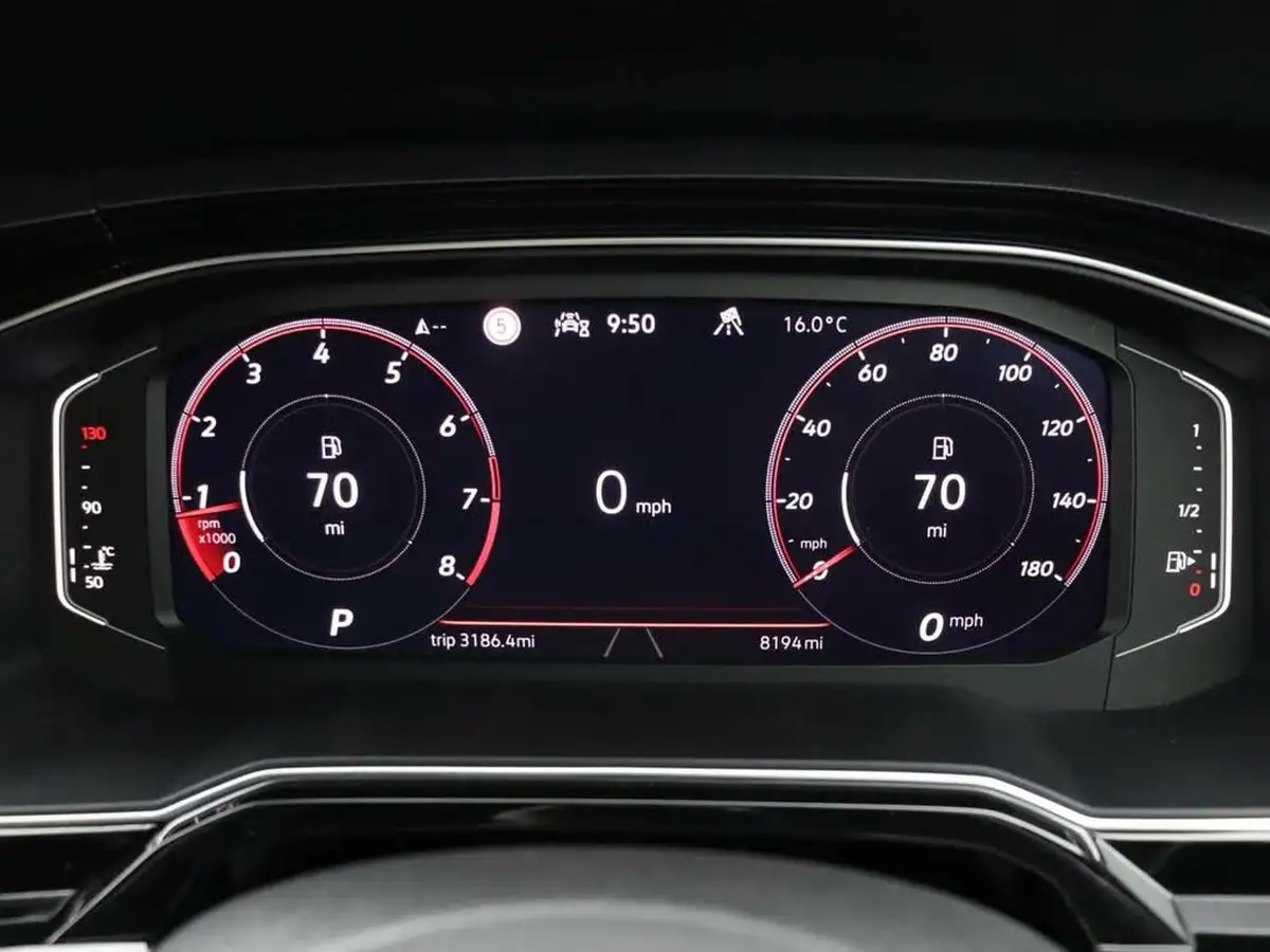 2023-volkswagen-polo-big-7