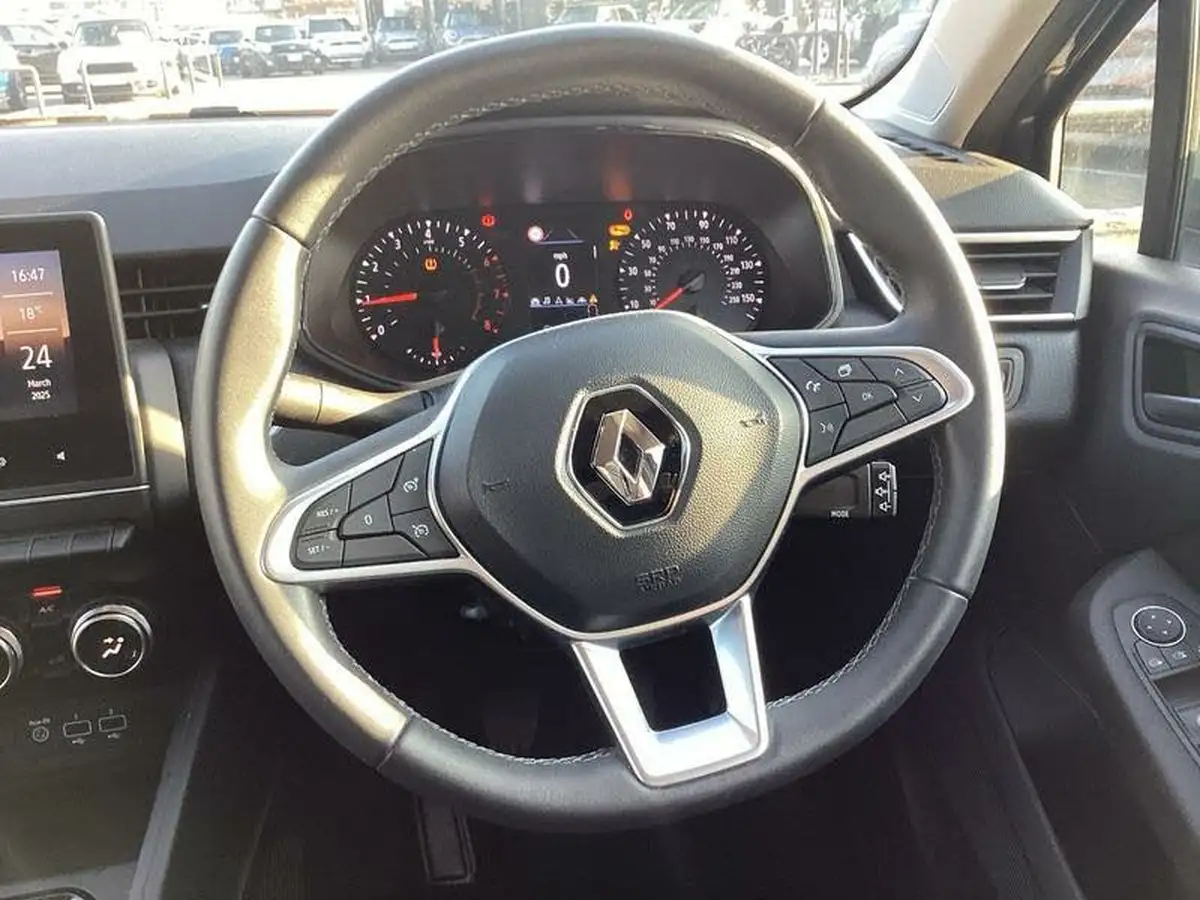 2022-renault-clio-10-tce-iconic-edition-big-12