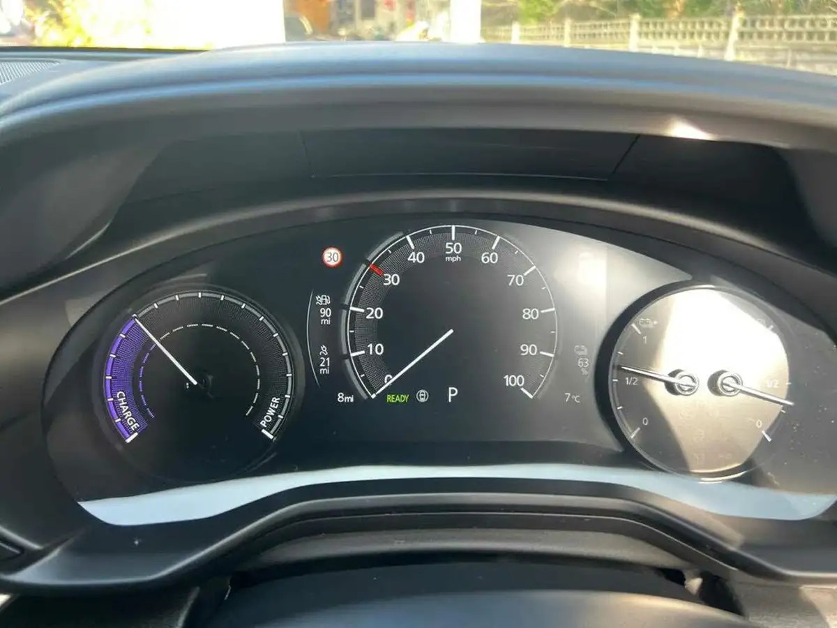 2025-mazda-mx-30-big-9