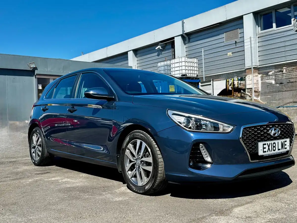 2018-hyundai-i30-10-t-gdi-se-blue-drive-isg-hatchback-big-1