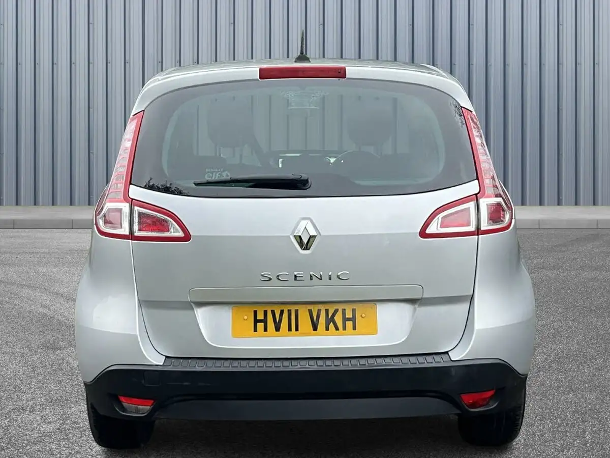 2011-renault-scenic-16-dynamique-tom-tom-big-4