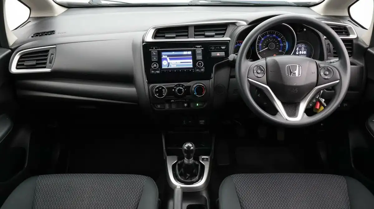 2019-honda-jazz-13-i-vtec-s-big-13