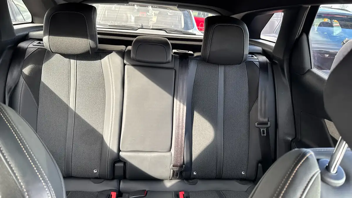 2021-peugeot-3008-suv-12-puretech-gt-eat8-big-24