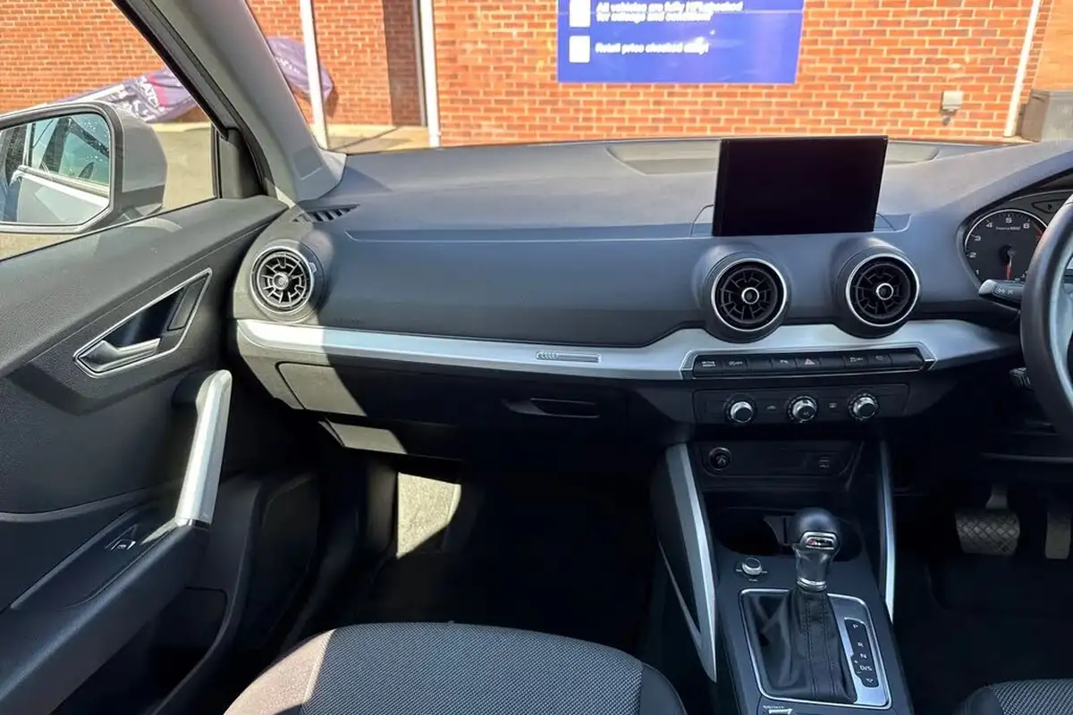 2019-audi-q2-15-35-tfsi-sport-cod-s-tronic-big-19