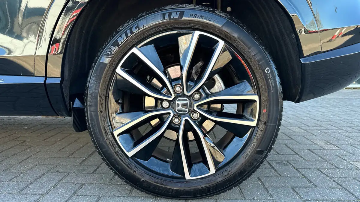 2023-honda-hr-v-15-i-mmd-advance-big-17