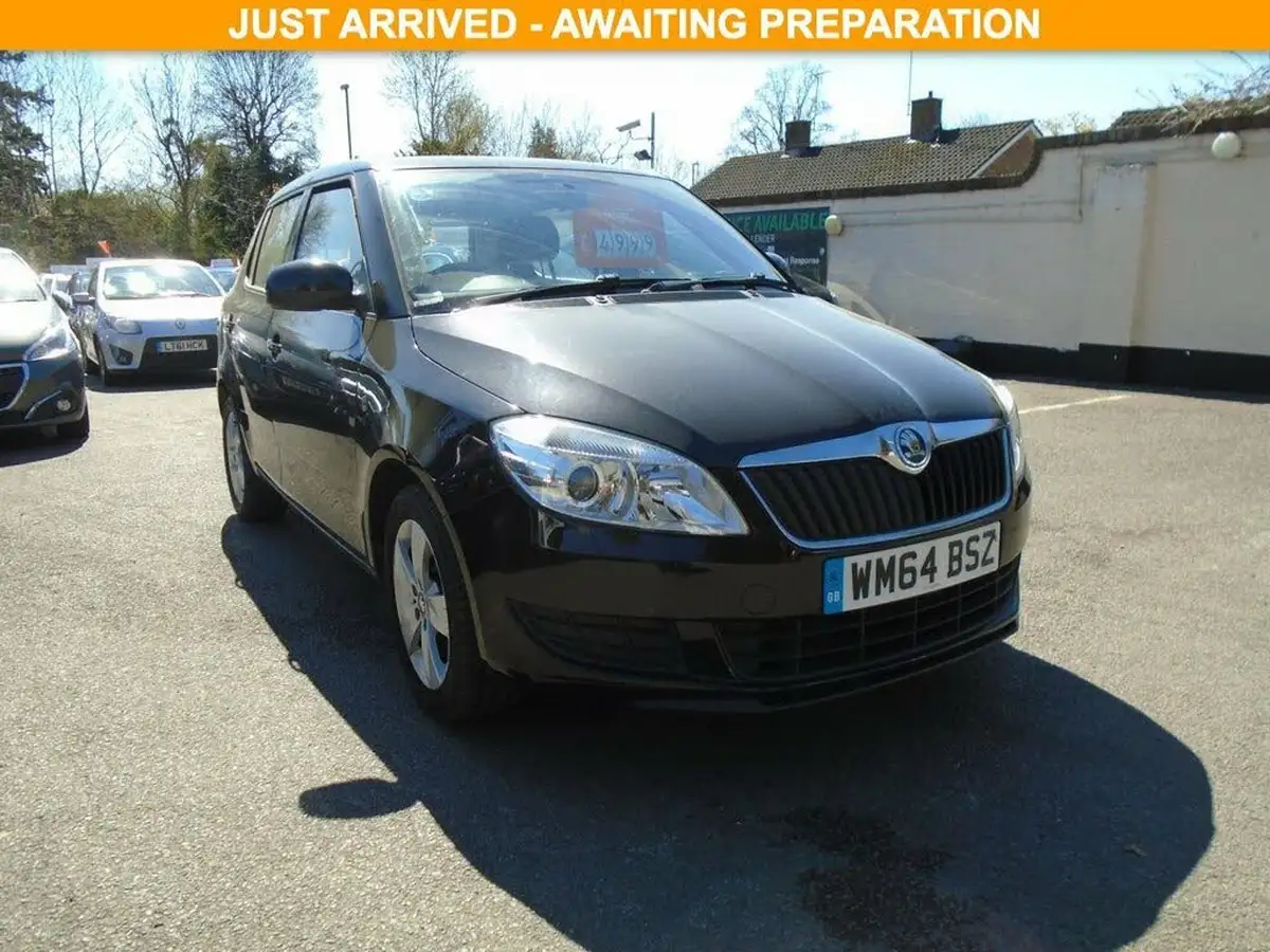2015-skoda-fabia-12-se-12v-69ps-hatchback-1198cc-big-0