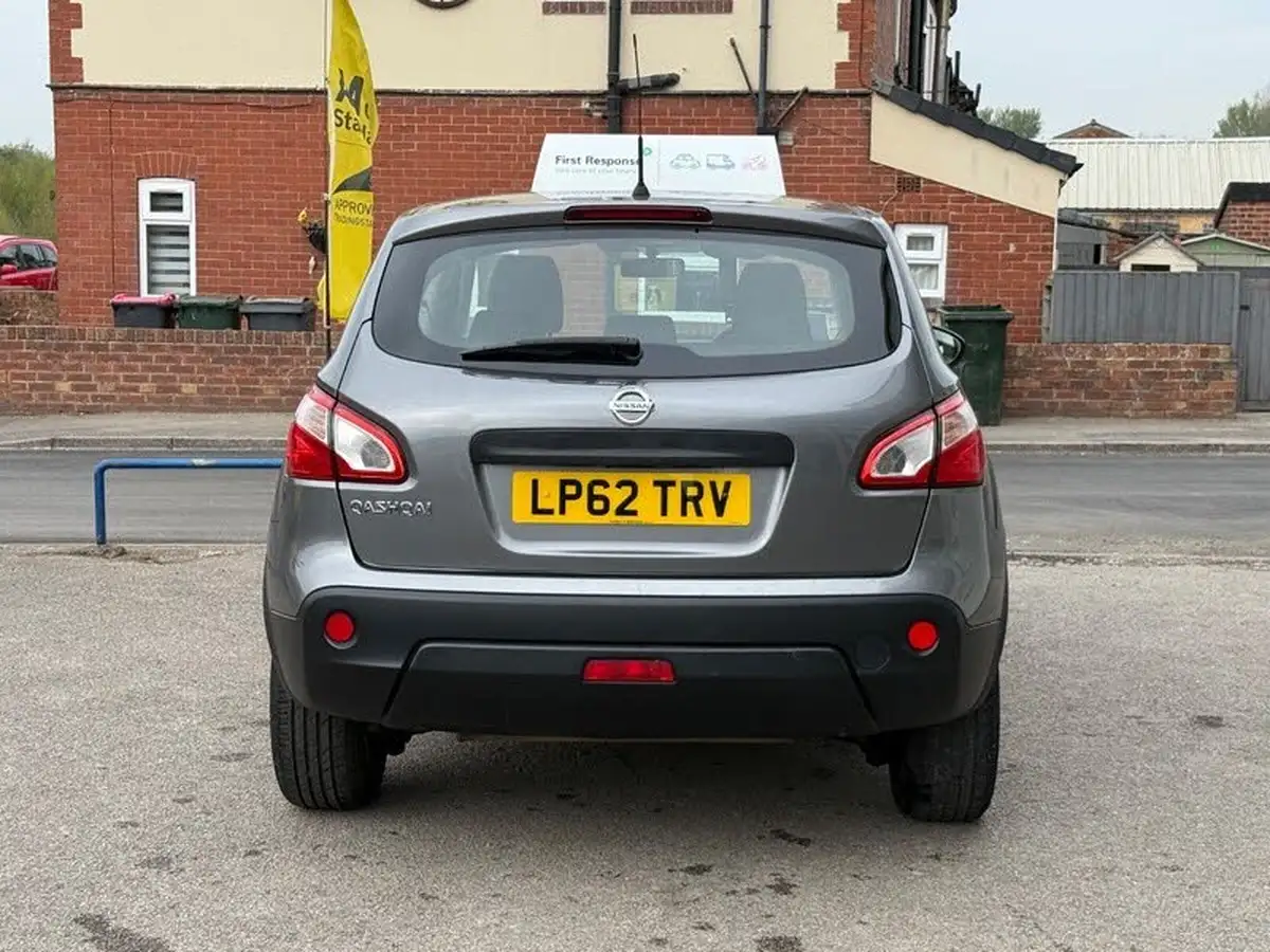 2013-nissan-qashqai-16-visia-big-3