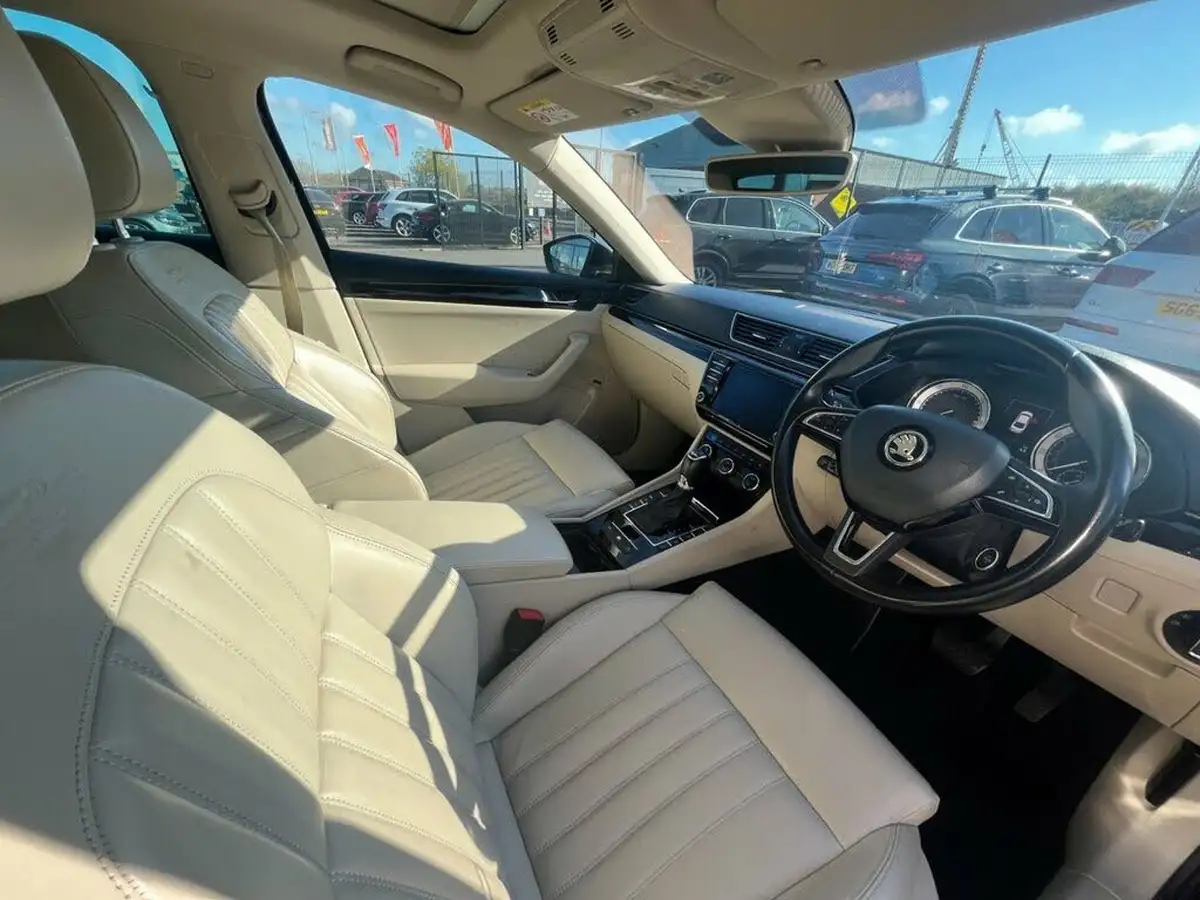 2016-skoda-superb-20tdi-scr-laurin-klement-190ps-4x4-hatchback-dsg-big-10