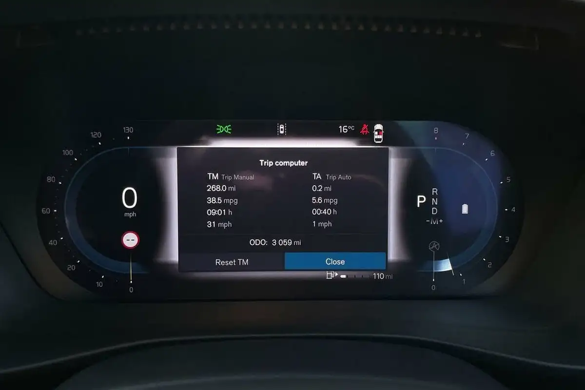 2024-volvo-xc40-20-b3-plus-big-42