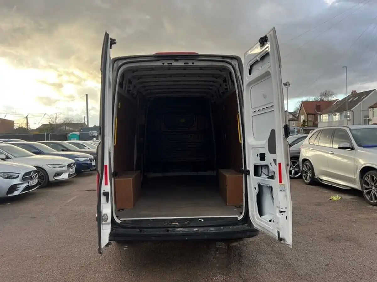 2019-volkswagen-crafter-20tdi-cr35-lwb-140pseu6-trendline-panel-van-big-68