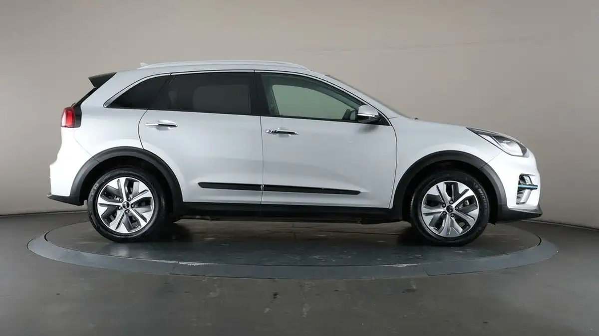2021-kia-e-niro-ev-4-big-53