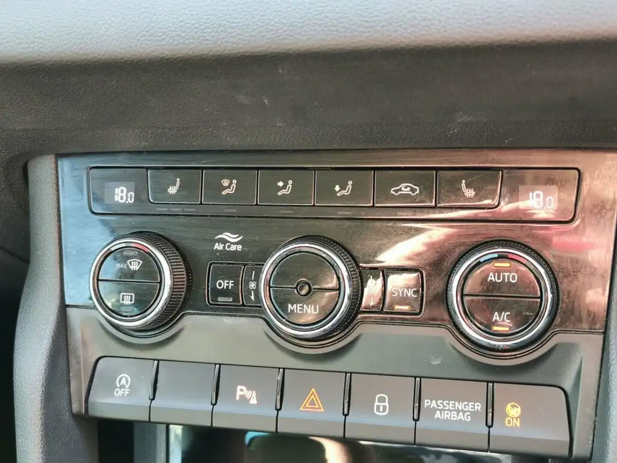 2019-skoda-karoq-15-tsi-se-l-dsg-big-48